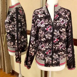 Live! Floral fitness jacket size small